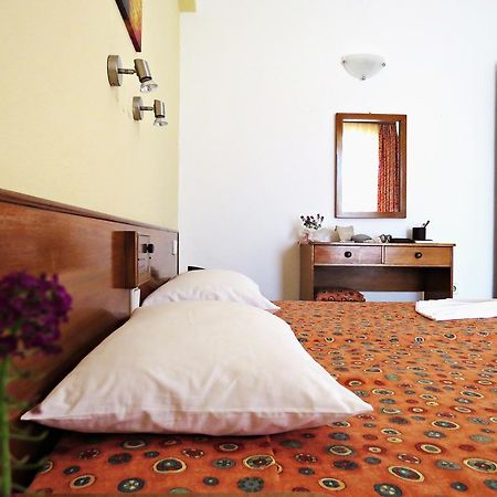 Maritime Hotel Apartments Petaloudes Екстериор снимка