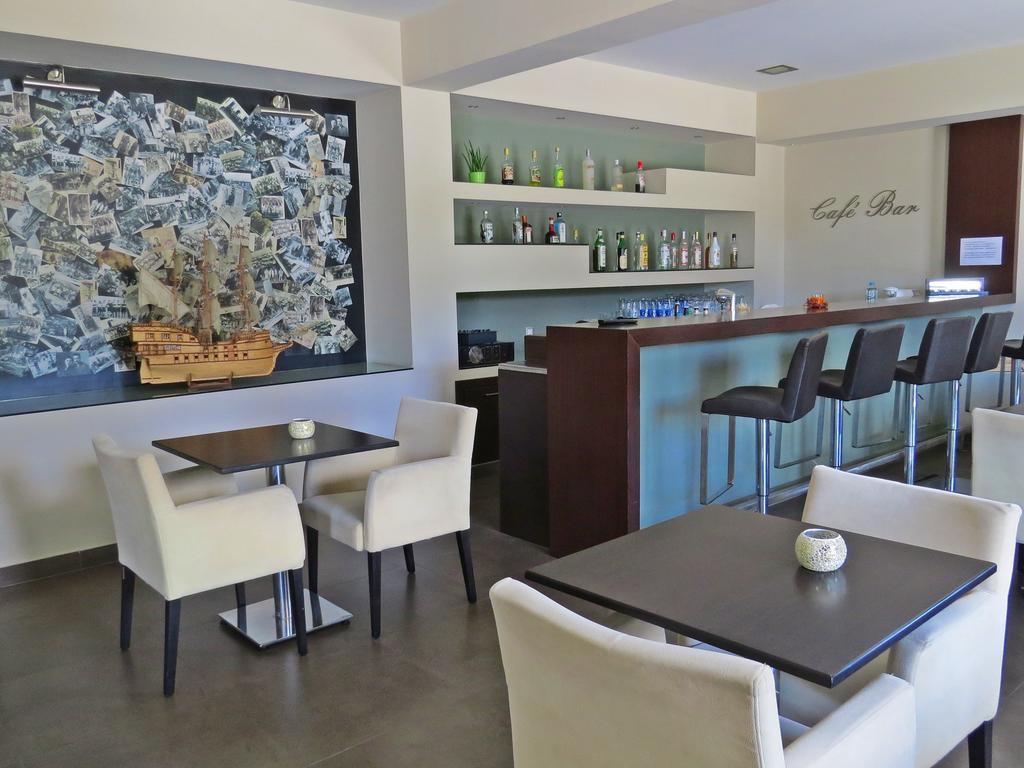 Maritime Hotel Apartments Petaloudes Екстериор снимка