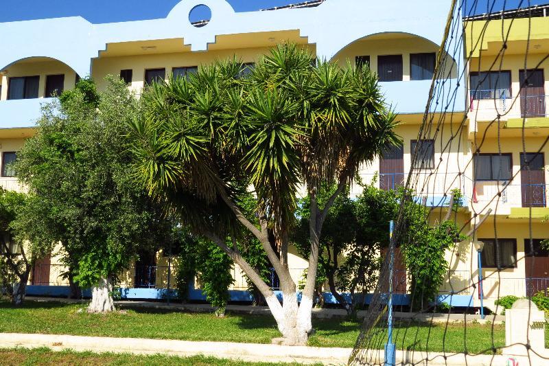 Maritime Hotel Apartments Petaloudes Екстериор снимка