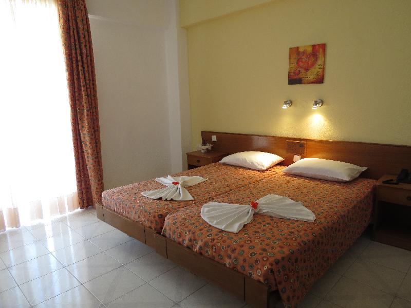 Maritime Hotel Apartments Petaloudes Екстериор снимка