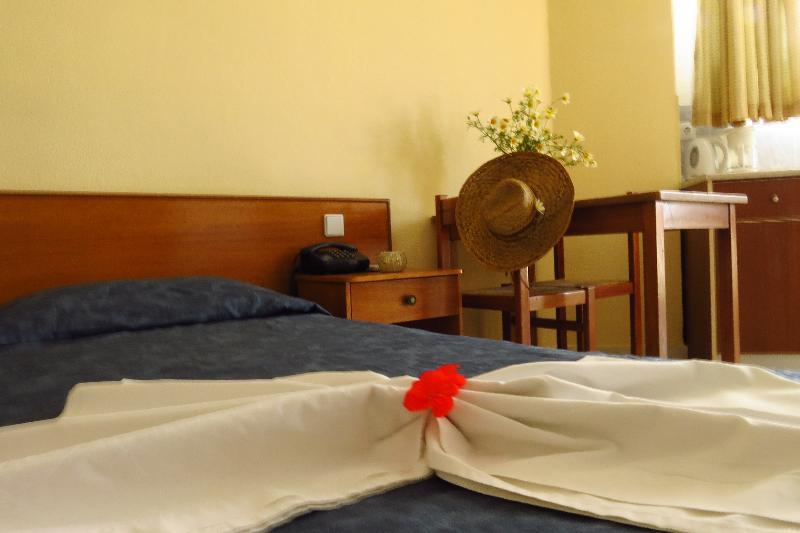 Maritime Hotel Apartments Petaloudes Екстериор снимка