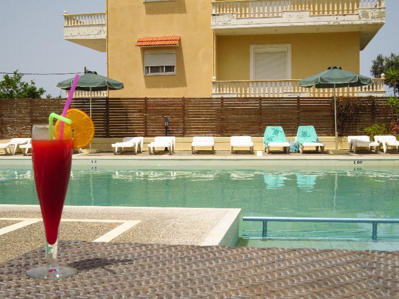 Maritime Hotel Apartments Petaloudes Екстериор снимка