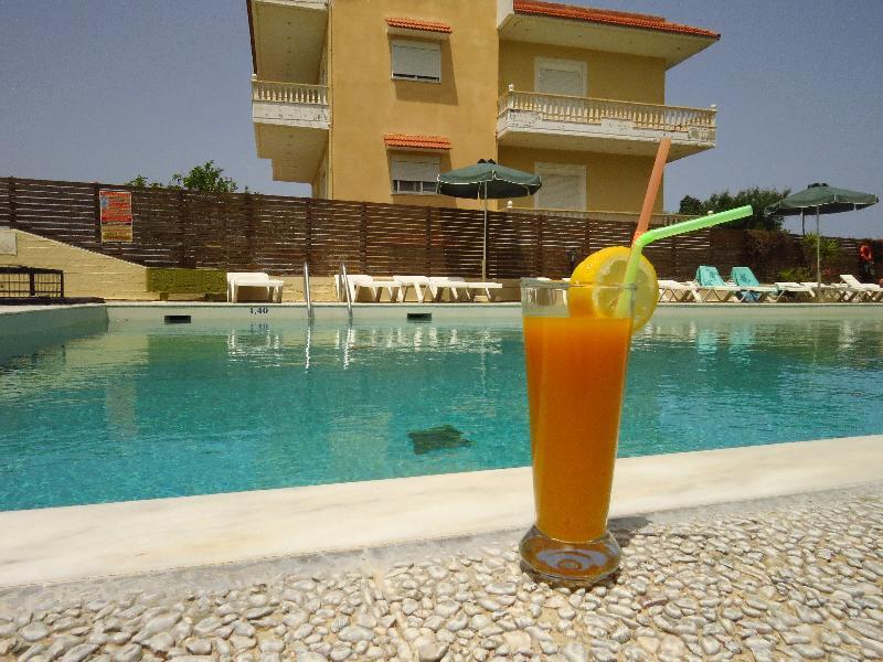 Maritime Hotel Apartments Petaloudes Екстериор снимка