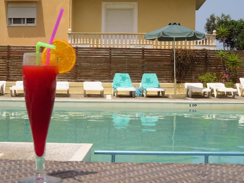 Maritime Hotel Apartments Petaloudes Екстериор снимка