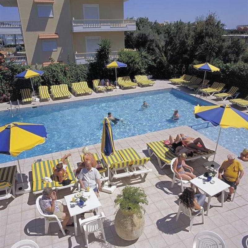 Maritime Hotel Apartments Petaloudes Екстериор снимка