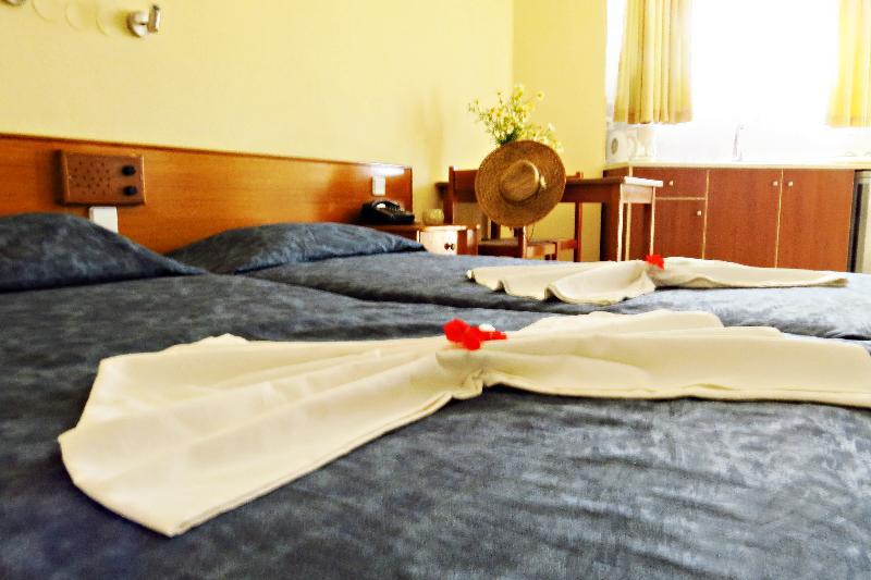 Maritime Hotel Apartments Petaloudes Екстериор снимка