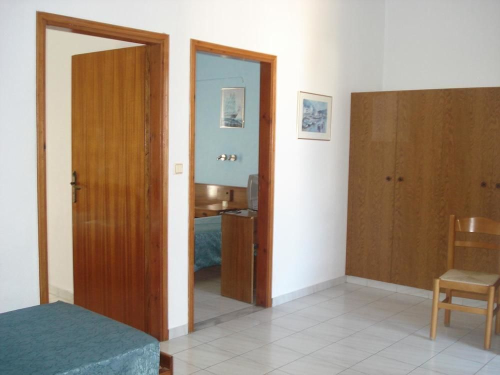 Maritime Hotel Apartments Petaloudes Екстериор снимка