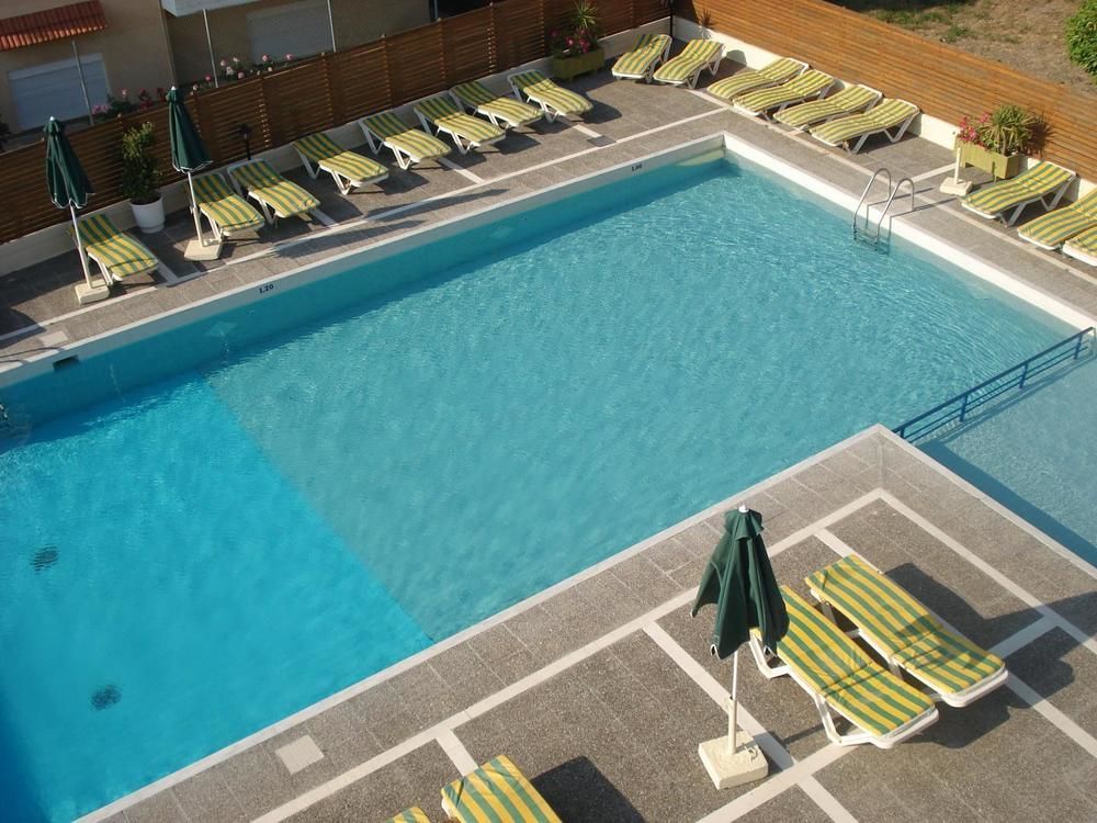 Maritime Hotel Apartments Petaloudes Екстериор снимка