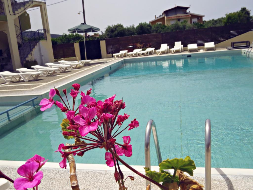 Maritime Hotel Apartments Petaloudes Екстериор снимка